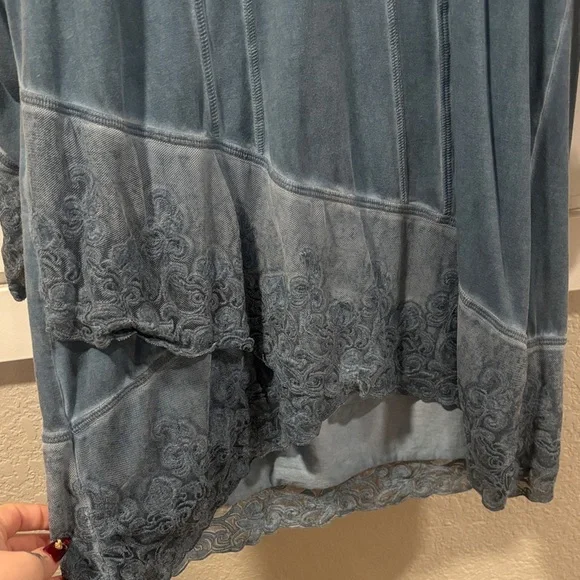 Getty Zueger Women's Blue Asymmetrical Dress With Lace Detail - Picture 3 of 4